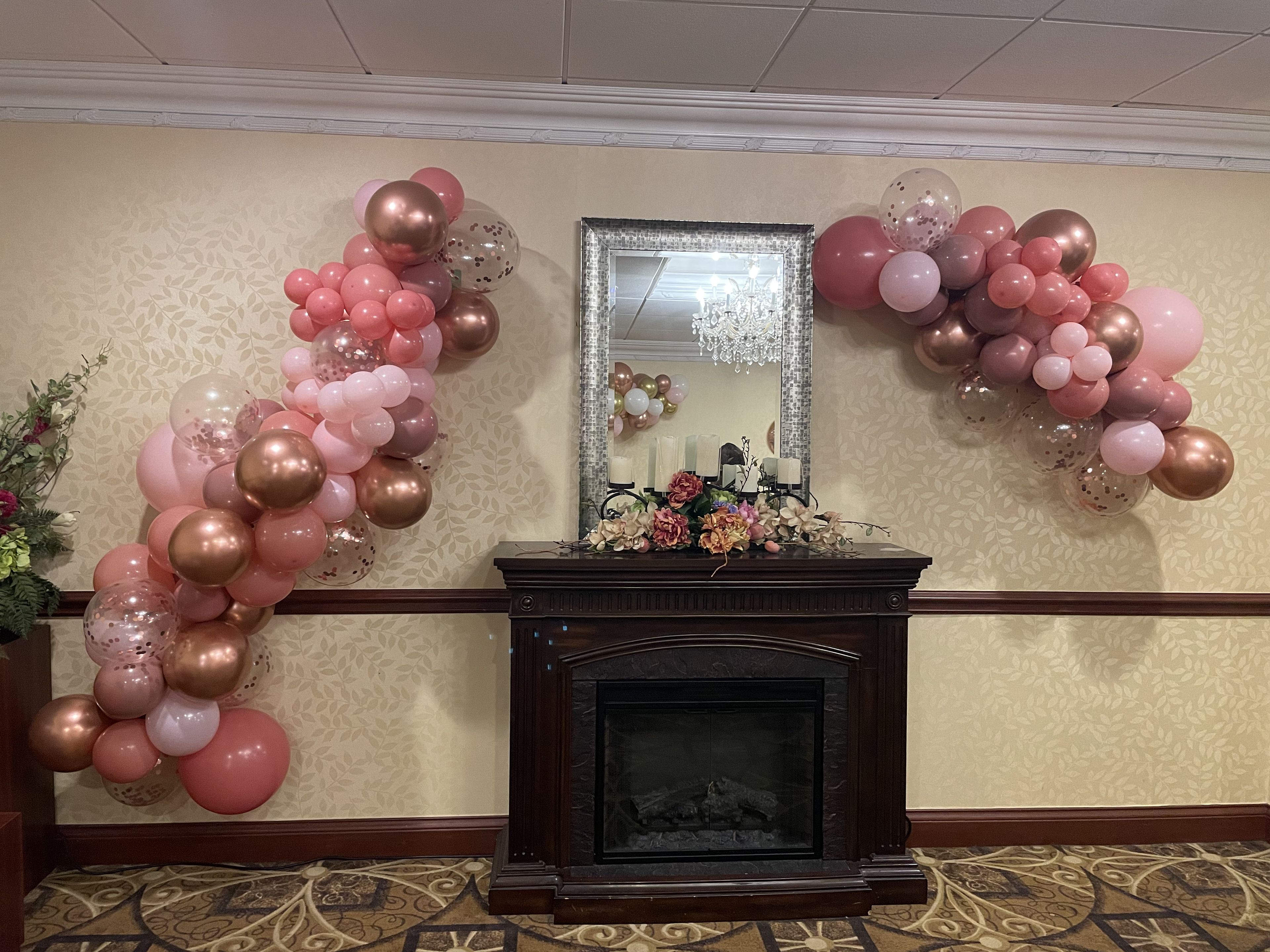 Baby shower balloon garland